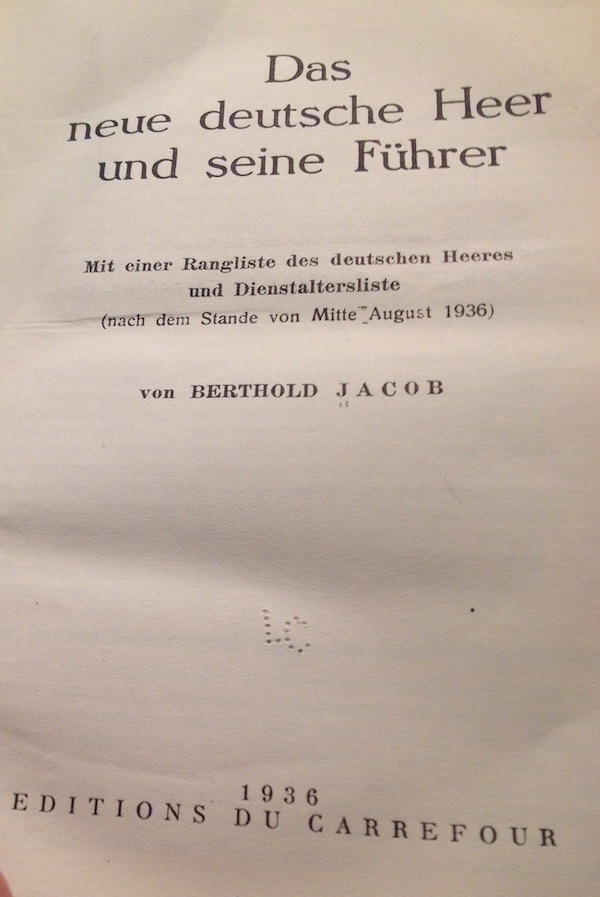 Обложка книги Б.Якоба Новая немецкая армия. Фото автора. 